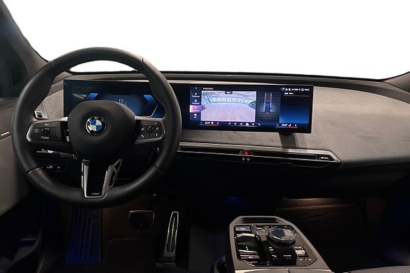 BMW iX 8 of 21