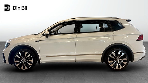 Volkswagen Tiguan Allspace 2 of 5