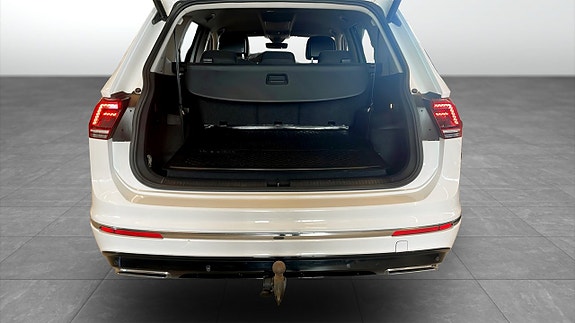 Volkswagen Tiguan Allspace 12 of 14