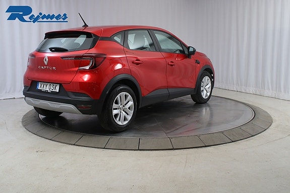 Renault Captur 3 of 5
