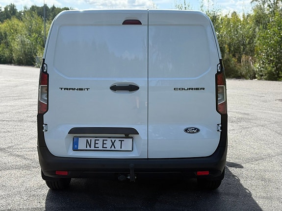 Ford Transit Courier 4 of 5