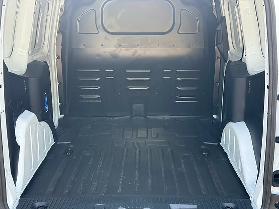 Ford Transit Courier 21 of 22