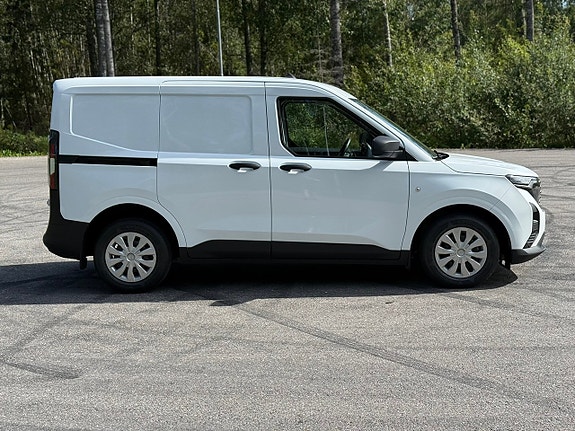 Ford Transit Courier 6 of 22