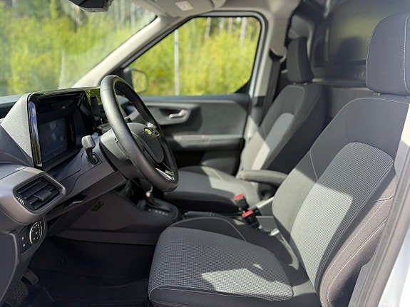 Ford Transit Courier 15 of 22