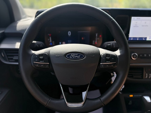 Ford Transit Courier 18 of 22