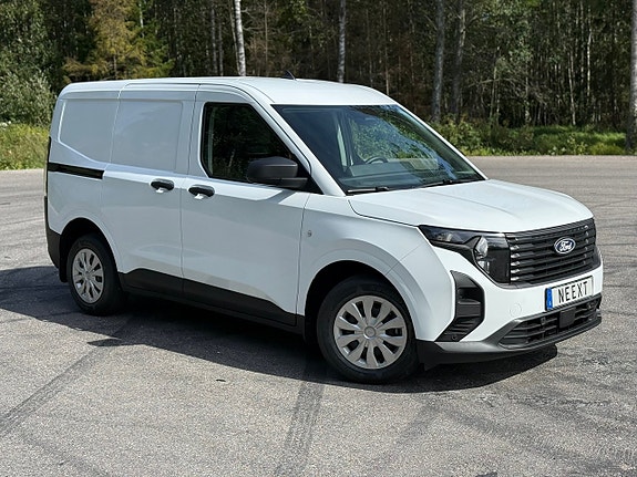 Ford Transit Courier 7 of 22