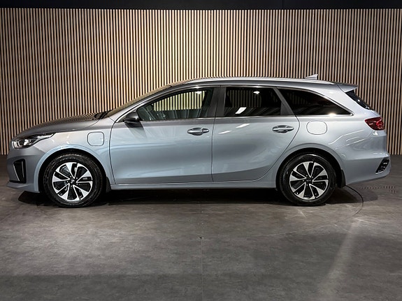 Kia Ceed 2 of 5