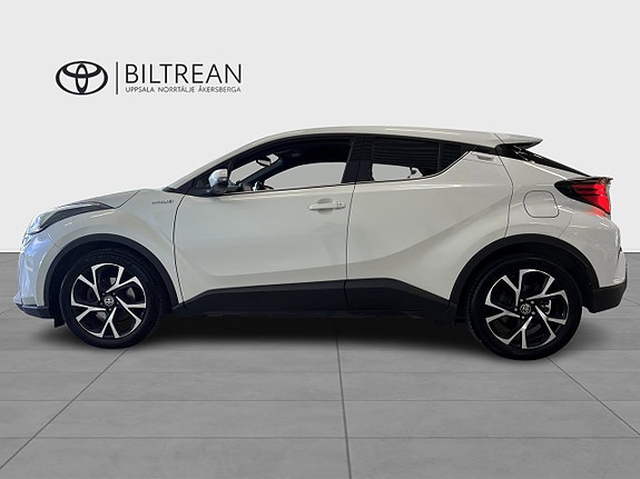 Toyota C-HR 3 of 5