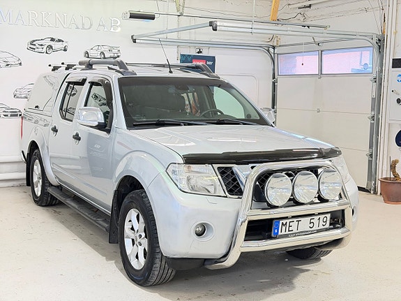 Nissan Navara 2 of 17