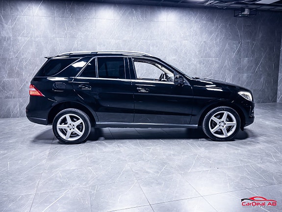Mercedes-Benz ML350 8 of 30