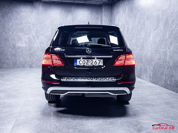 Mercedes-Benz ML350 6 of 30