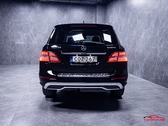 Mercedes-Benz ML350 6 of 30