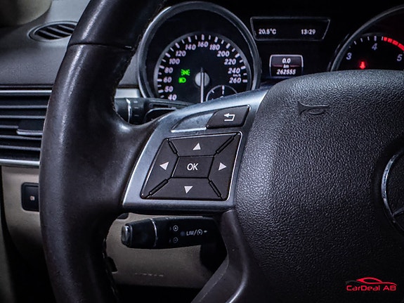 Mercedes-Benz ML350 21 of 30