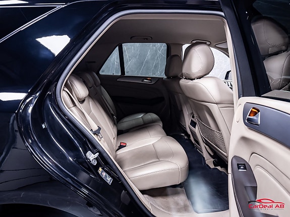 Mercedes-Benz ML350 16 of 30