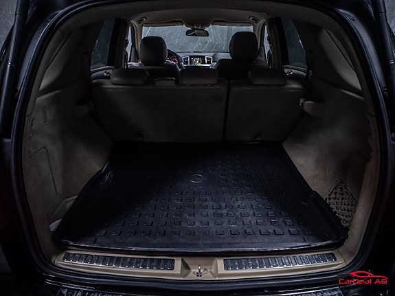 Mercedes-Benz ML350 17 of 30