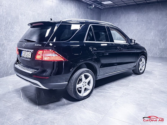 Mercedes-Benz ML350 7 of 30