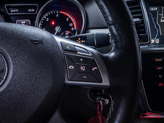 Mercedes-Benz ML350 22 of 30