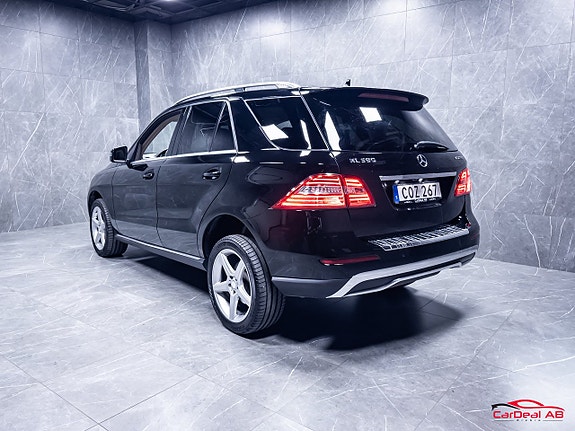 Mercedes-Benz ML350 5 of 30