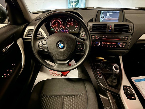 BMW 116d 6 of 17