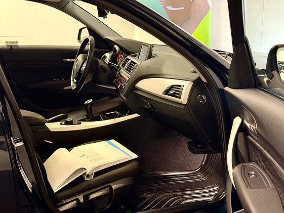 BMW 116d 10 of 17