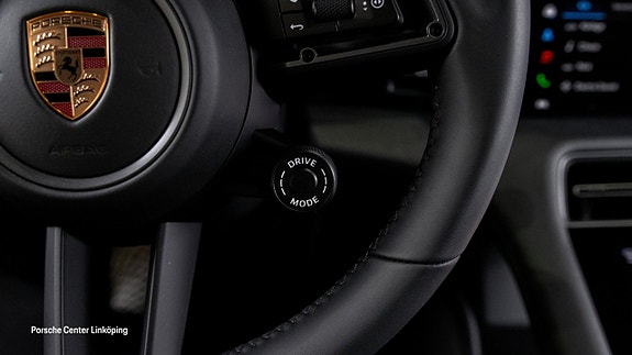 Porsche Taycan 4S 18 of 26