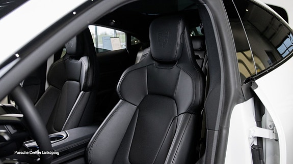 Porsche Taycan 4S 11 of 26
