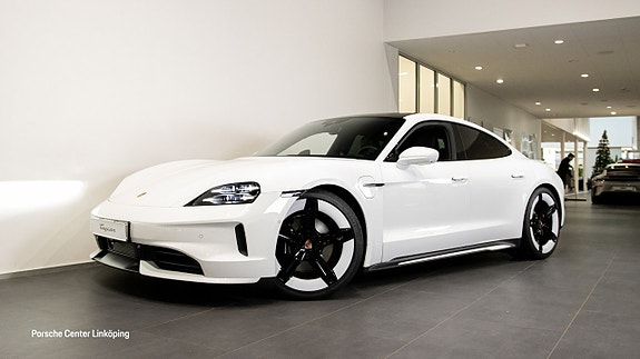Porsche Taycan 4S 7 of 26