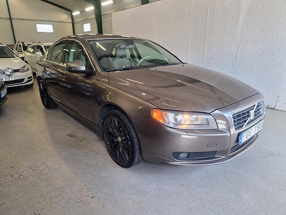 Volvo S80 11 of 19