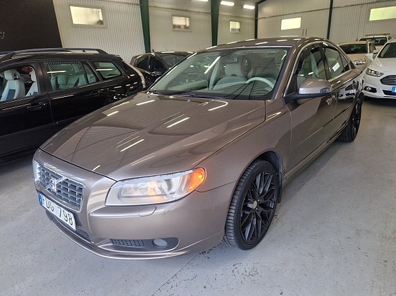 Volvo S80 13 of 19
