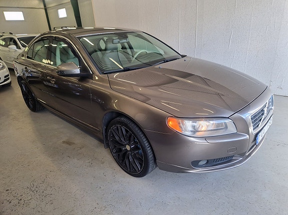 Volvo S80 16 of 19