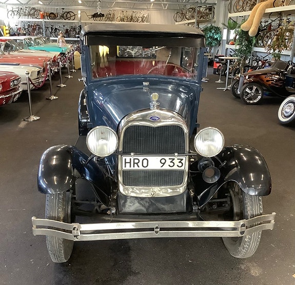 Ford Model A 4 of 5