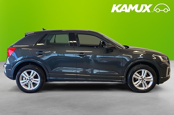 Audi Q2 2 of 5