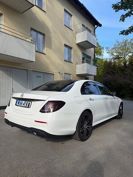 Mercedes-Benz E220 d 3 of 5