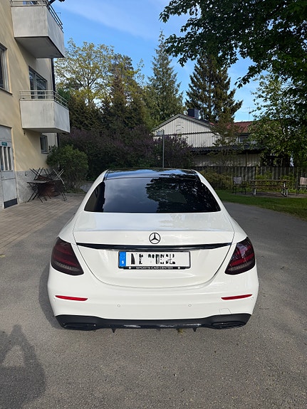 Mercedes-Benz E220 d 5 of 5