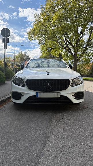 Mercedes-Benz E220 d 2 of 5