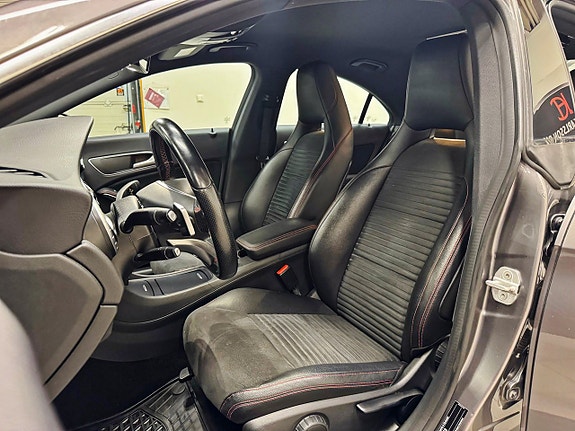 Mercedes-Benz CLA220 4 of 5