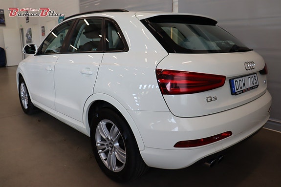 Audi Q3 3 of 5