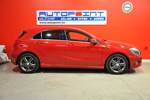 Mercedes-Benz A180 2 of 5