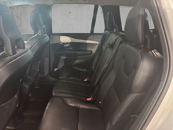 Volvo XC90 11 of 13