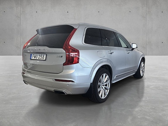 Volvo XC90 5 of 13