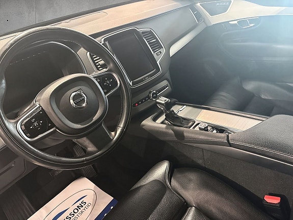 Volvo XC90 9 of 13