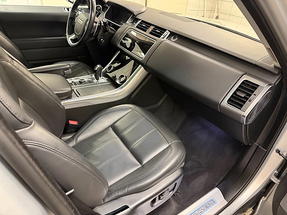 Land Rover Range Rover Sport 13 of 20