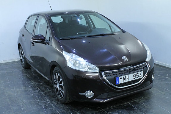 Peugeot 208 4 of 10