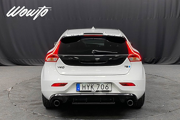 Volvo V40 6 of 21