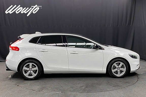 Volvo V40 3 of 21