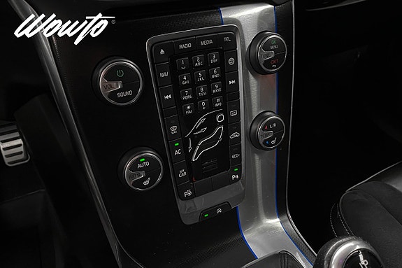 Volvo V40 16 of 21