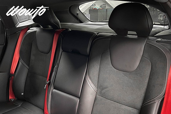Volvo V40 12 of 21