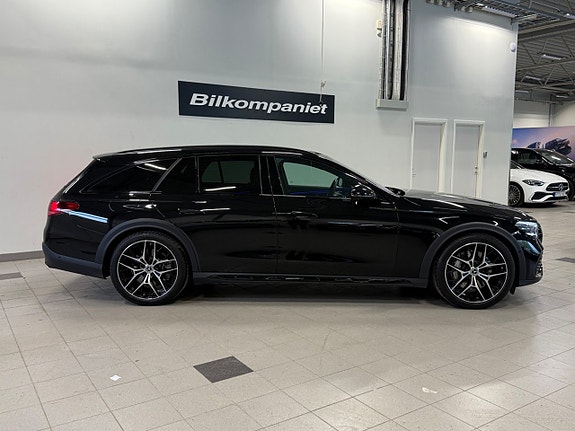Mercedes-Benz E300 de 2 of 20
