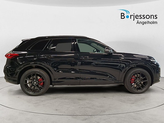 Audi Q5 2 of 5