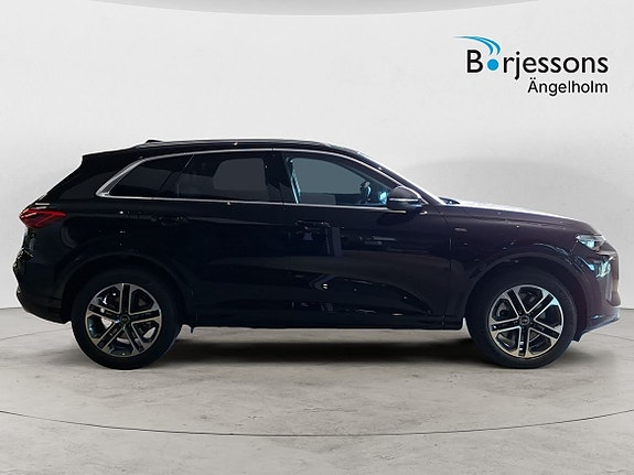 Audi Q5 2 of 5